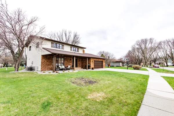 $625,000 | 3701 Fairway Road North, Fargo, ND 58102
