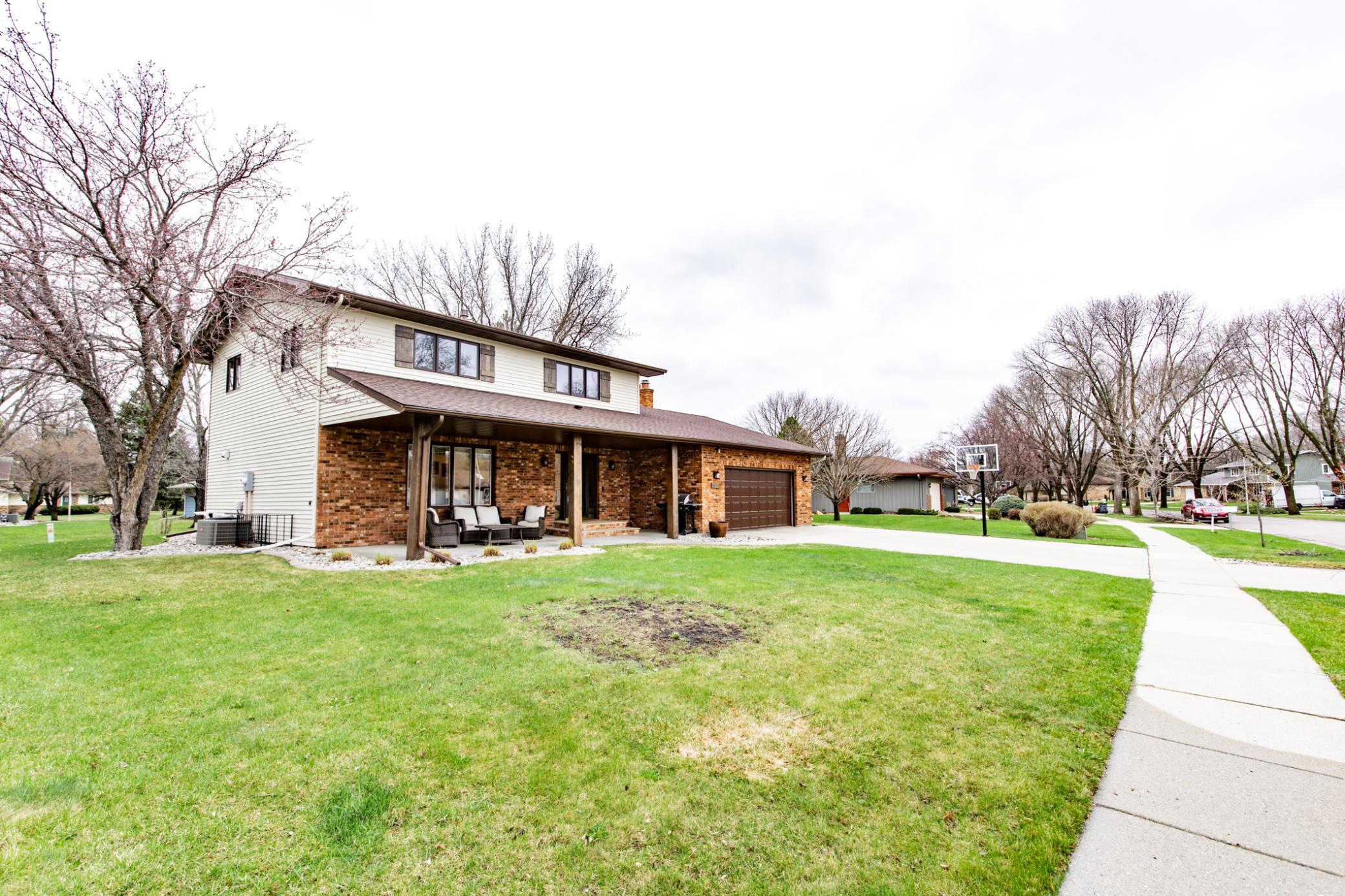 3701 Fairway Road North Fargo, ND 58102 - Photo 3 of 55