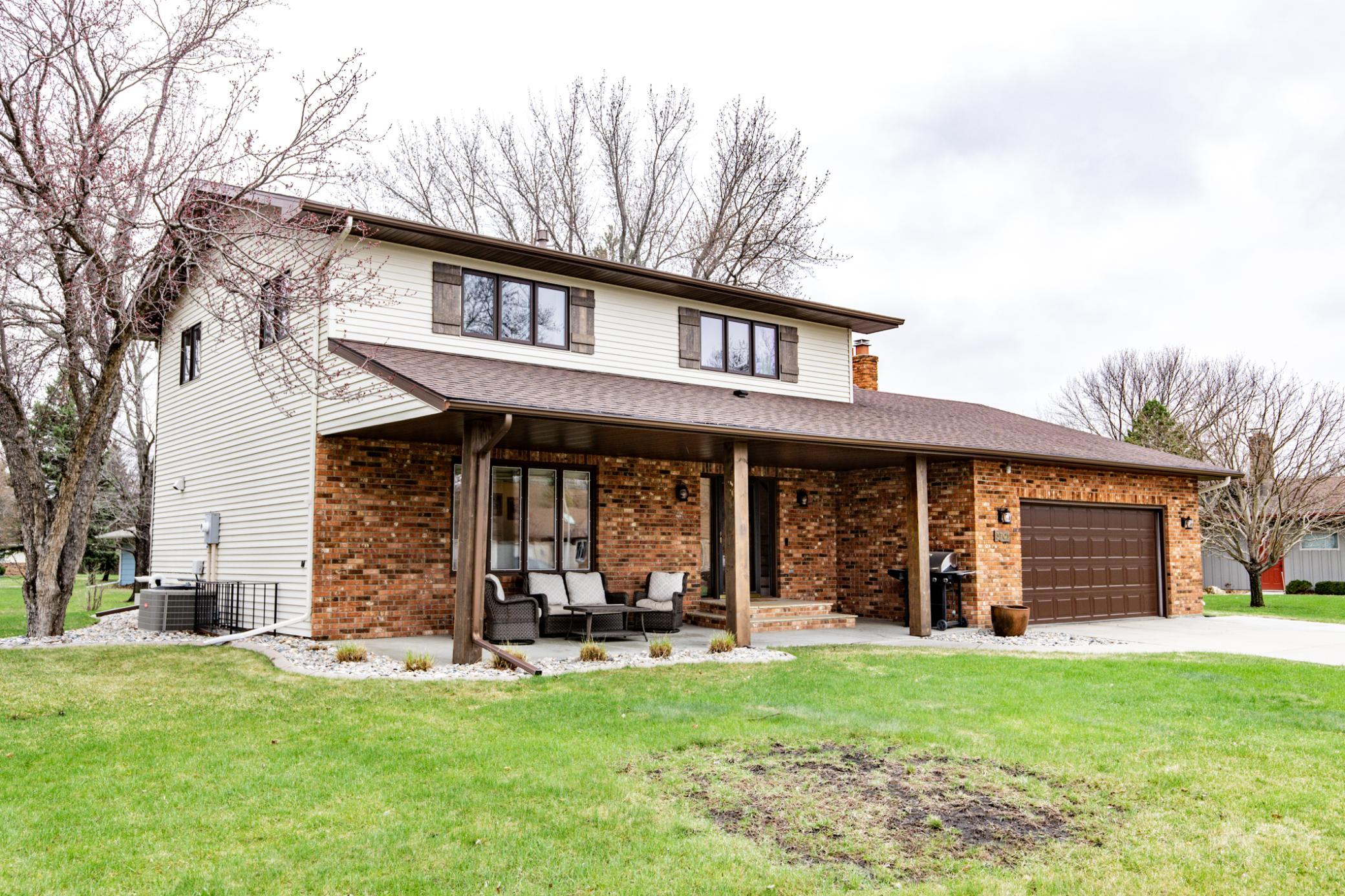 3701 Fairway Road North Fargo, ND 58102 - Photo 4 of 55