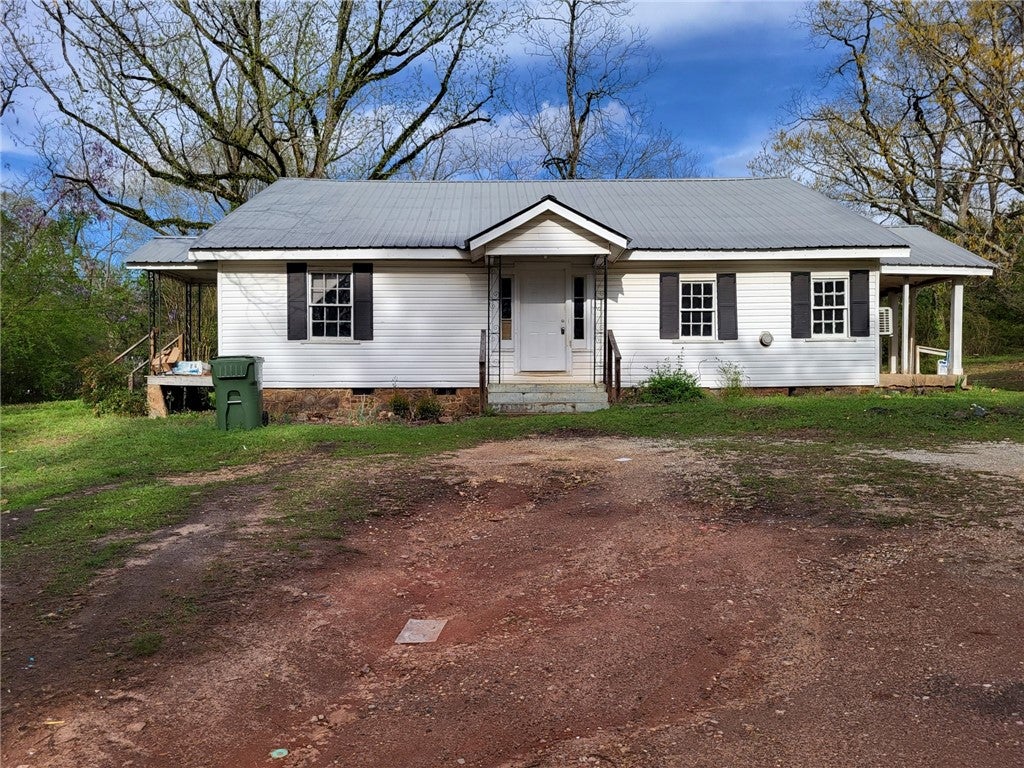 213 Glass Road Valley, AL 36854 - Photo 1 of 13 Gallery Image 1