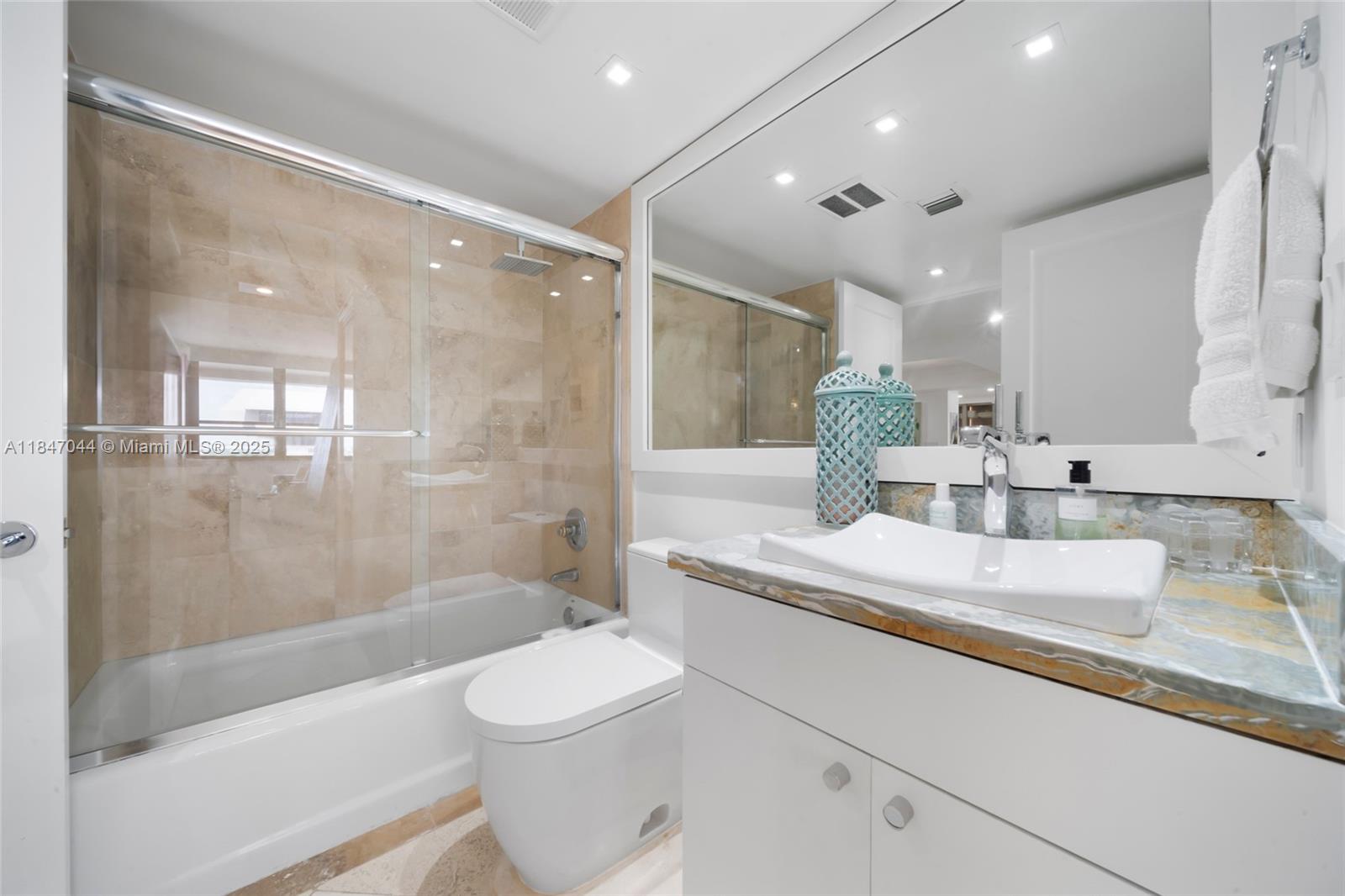 3 Grove Isle Drive, Unit C1804 Miami, FL 33133 - Photo 18 of 46