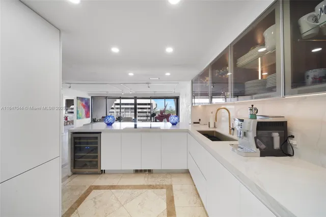 $1,725,000 | 3 Grove Isle Drive, Unit C1804, Miami, FL 33133