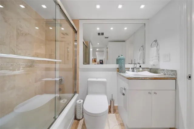 $1,725,000 | 3 Grove Isle Drive, Unit C1804, Miami, FL 33133