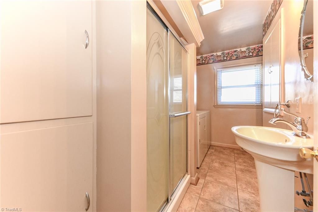 4025 Liberty Road Greensboro, NC 27406 - Photo 17 of 47 Gallery Image 17