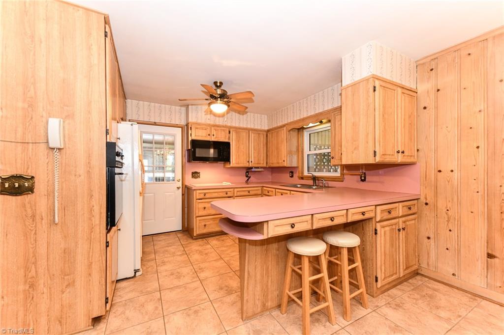 4025 Liberty Road Greensboro, NC 27406 - Photo 8 of 47 Gallery Image 8