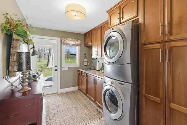 $385,000 | 225 10th Street Southeast, Wells, MN 56097