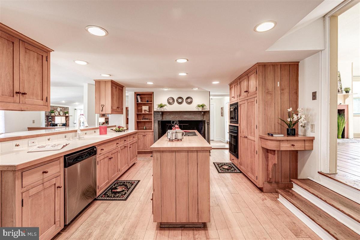 575 Cherry Valley Road Skillman, NJ 08558 - Photo 6 of 32 Kitchen
