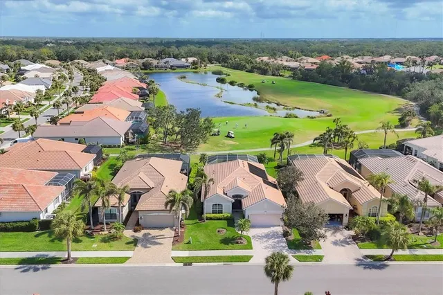 $525,000 | 560 Misty Pine Drive, Venice, FL 34292