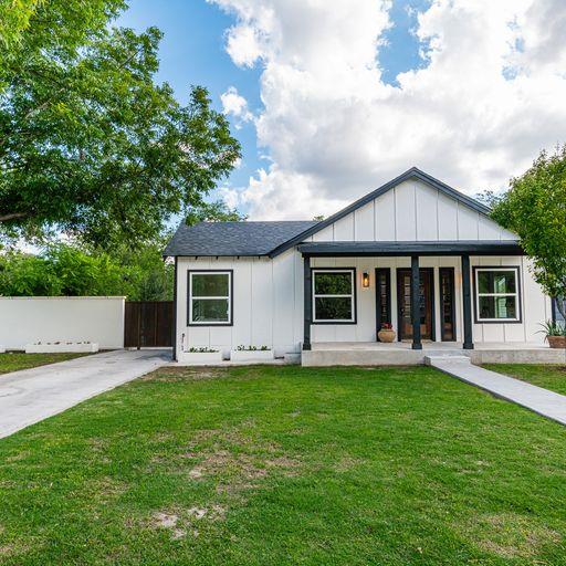 505 Water Street Kerrville, TX 78028 - Photo 1 of 1 Main View