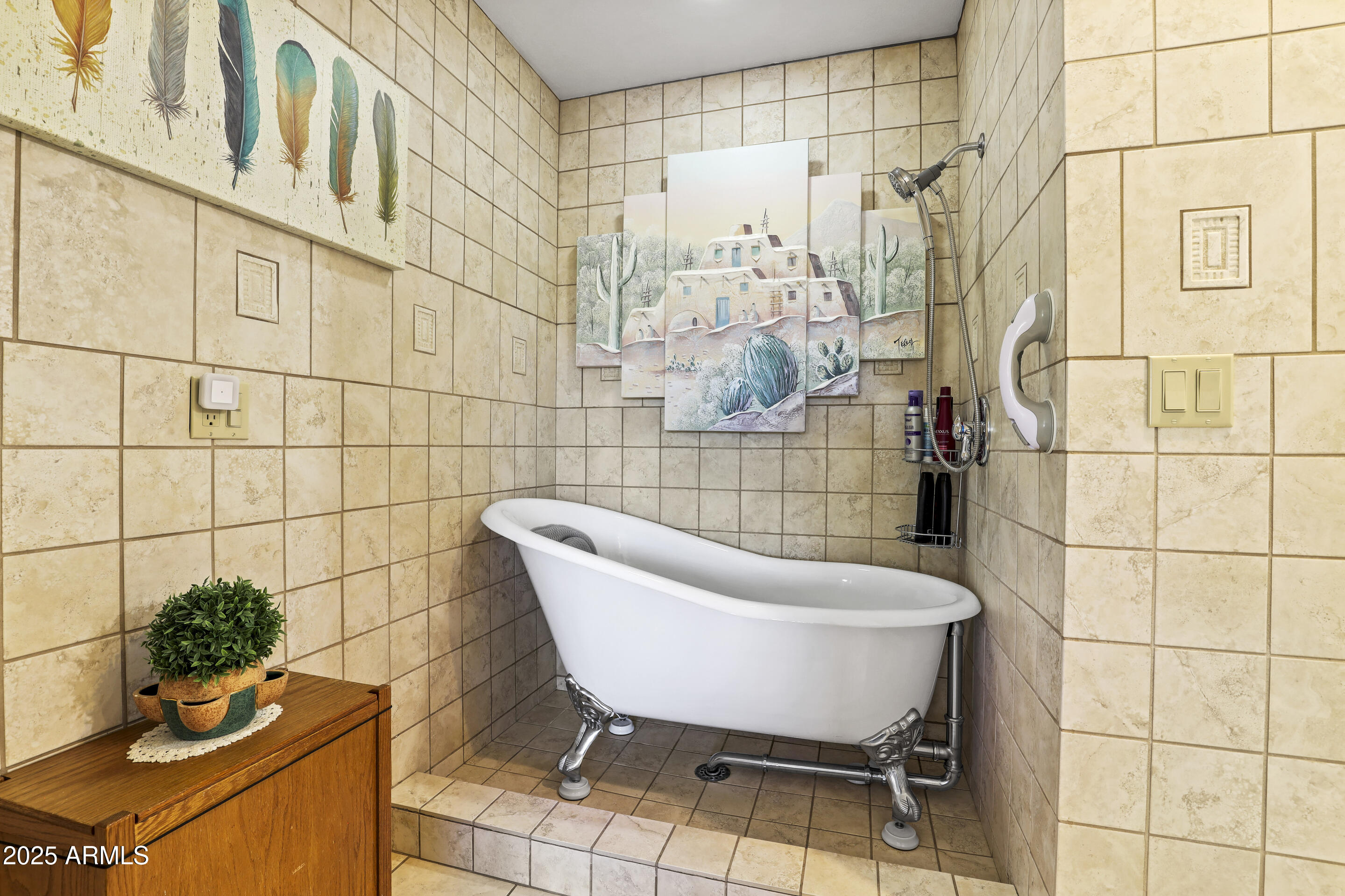 1418 North Sunset Drive Payson, AZ 85541 - Photo 23 of 48 a bathroom with a sink and a chair