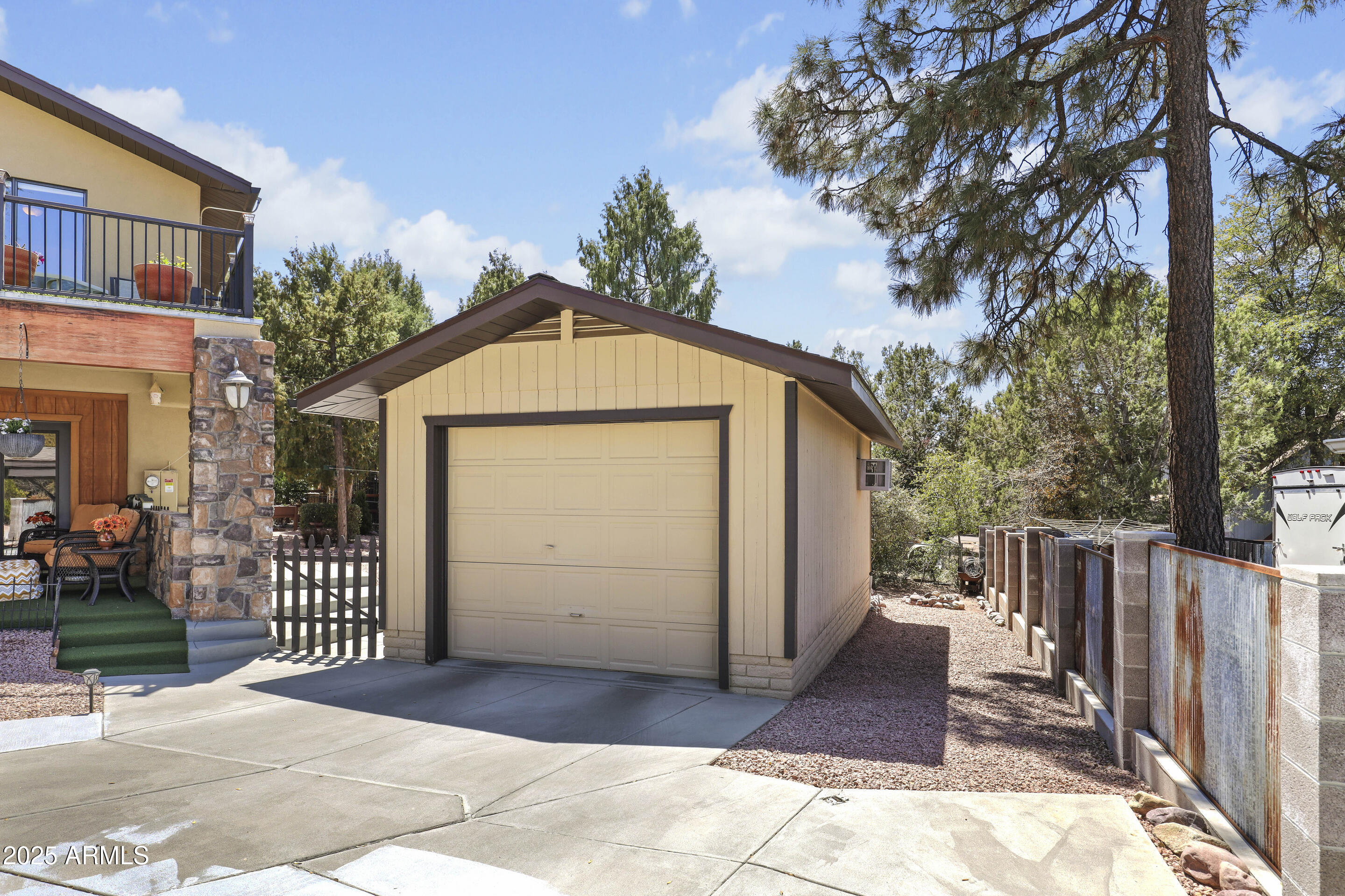1418 North Sunset Drive Payson, AZ 85541 - Photo 41 of 48 a front view of a house with a yard