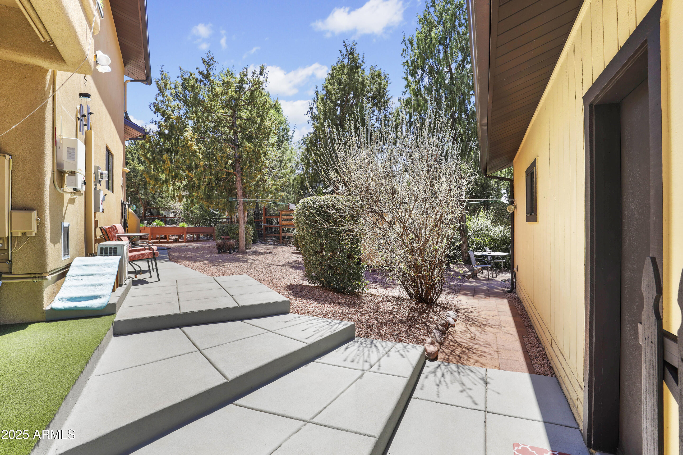 1418 North Sunset Drive Payson, AZ 85541 - Photo 8 of 48 a view of a backyard with sitting area