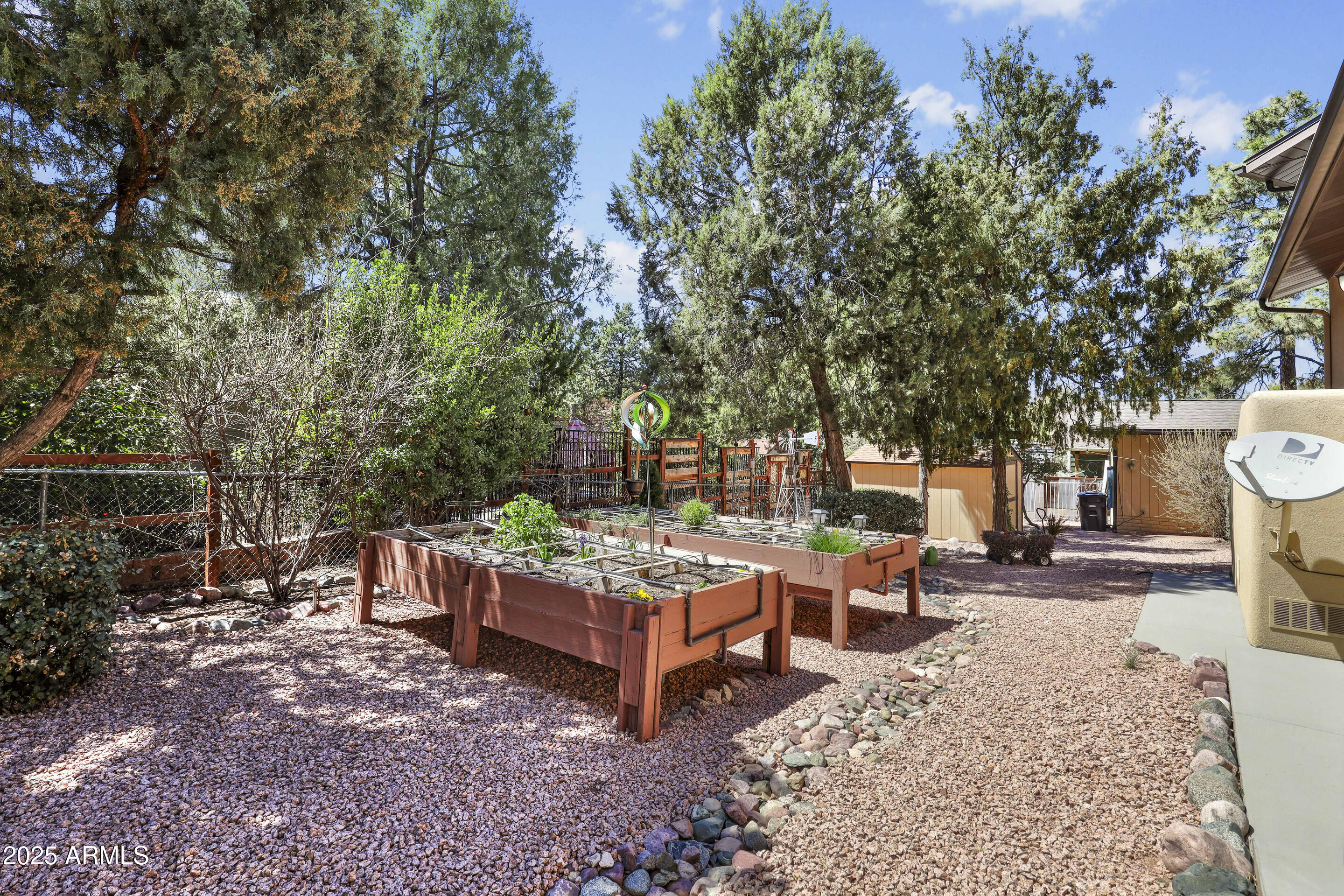 1418 North Sunset Drive Payson, AZ 85541 - Photo 9 of 48 a view of a backyard with sitting area