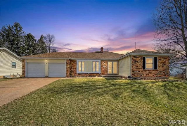 $260,000 | 5881 Sir Edward Court, Florissant, MO 63033