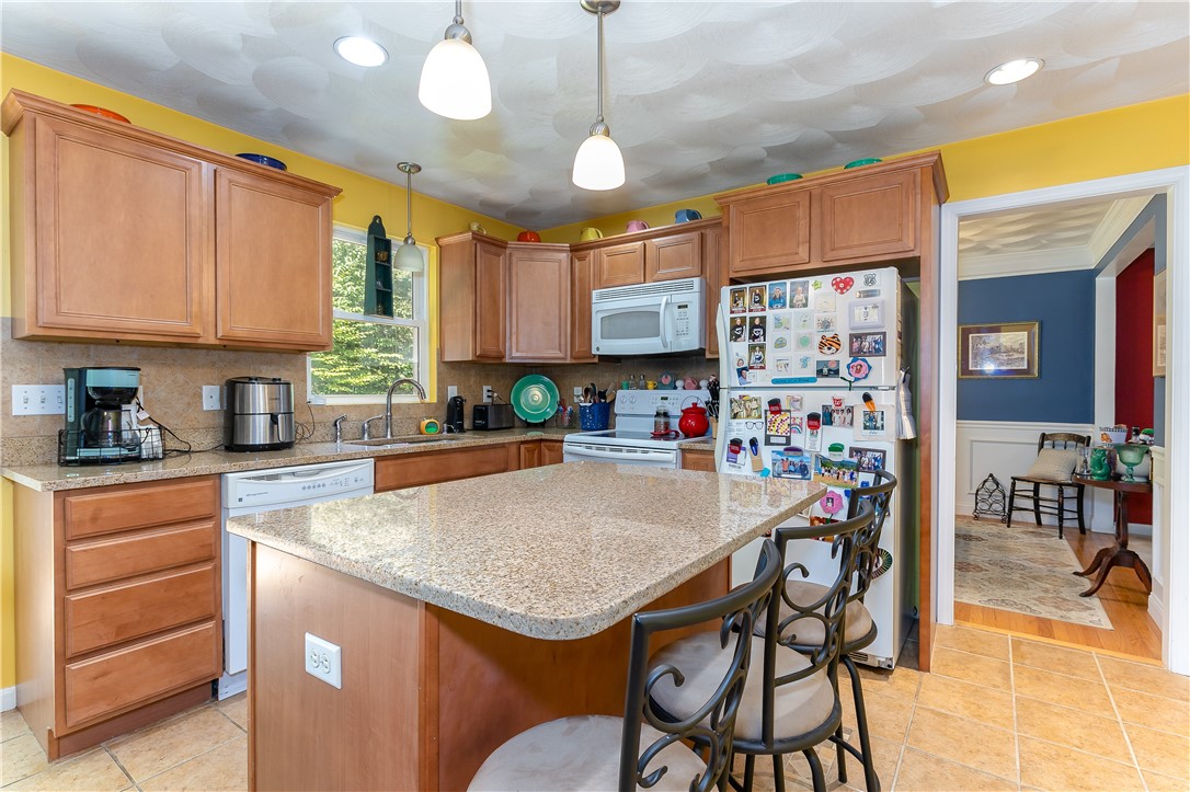 57 Hopkinton Hill Road Hopkinton, RI 02832 - Photo 5 of 31