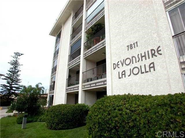 7811 Eads Avenue, Unit 307 La Jolla, CA 92037 - Photo 17 of 17 a sign on the side of a building