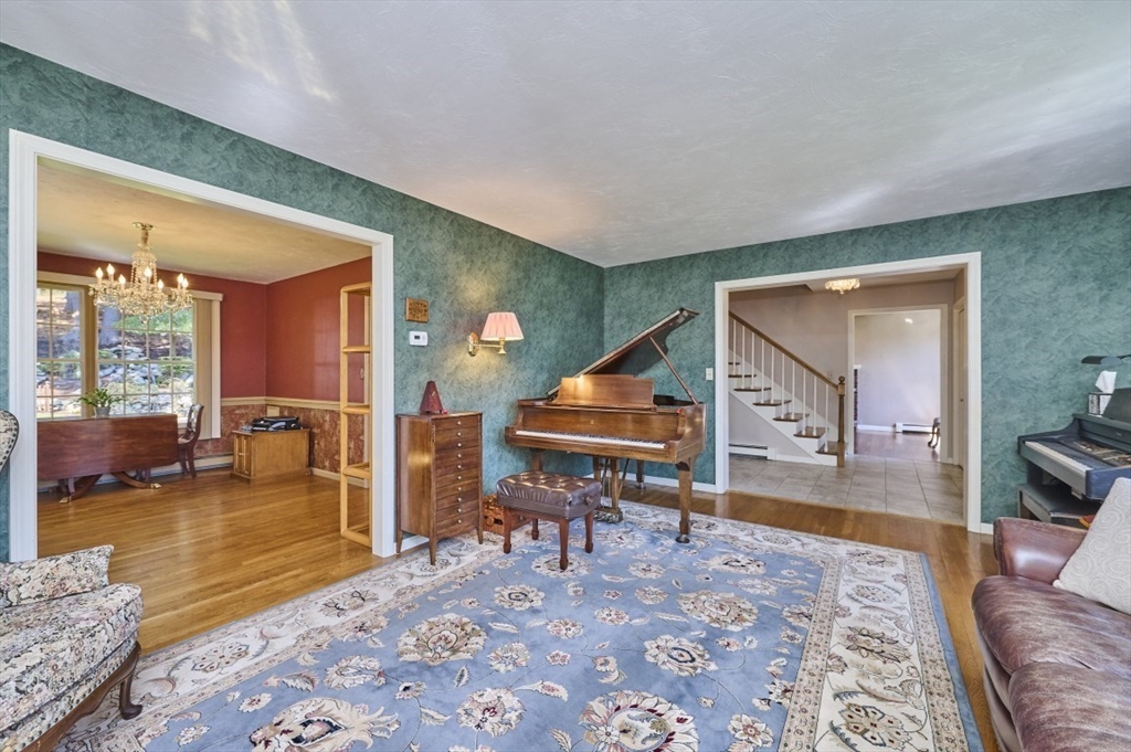 70 Harrington Road Framingham, MA 01701 - Photo 4 of 38 Gallery Image 4