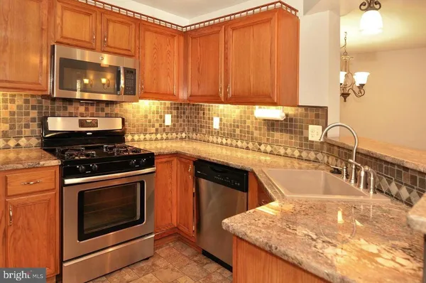 $2,075 | 13103 Millhaven Place, Unit 8E, Germantown, MD 20874