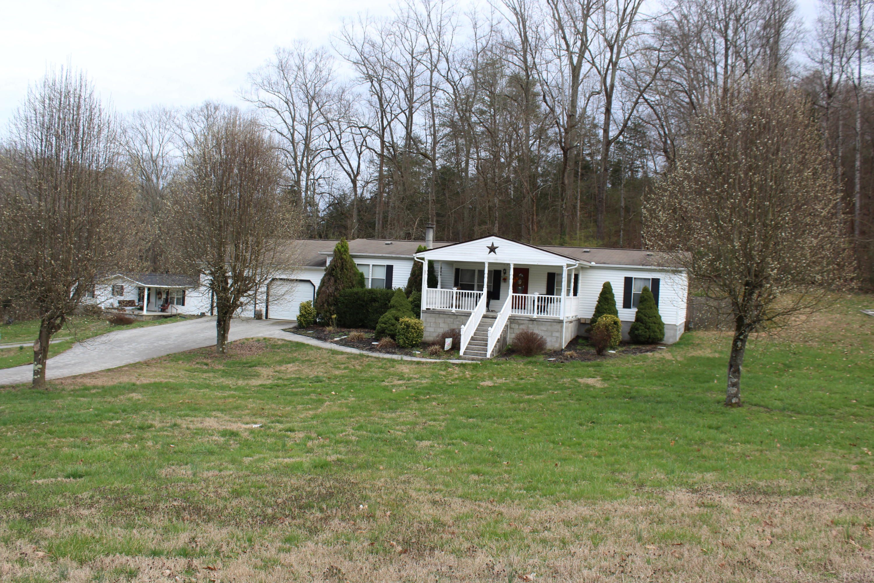 1025 Foust Carney Road Powell, TN 37849 - Photo 3 of 30 IMG_3027