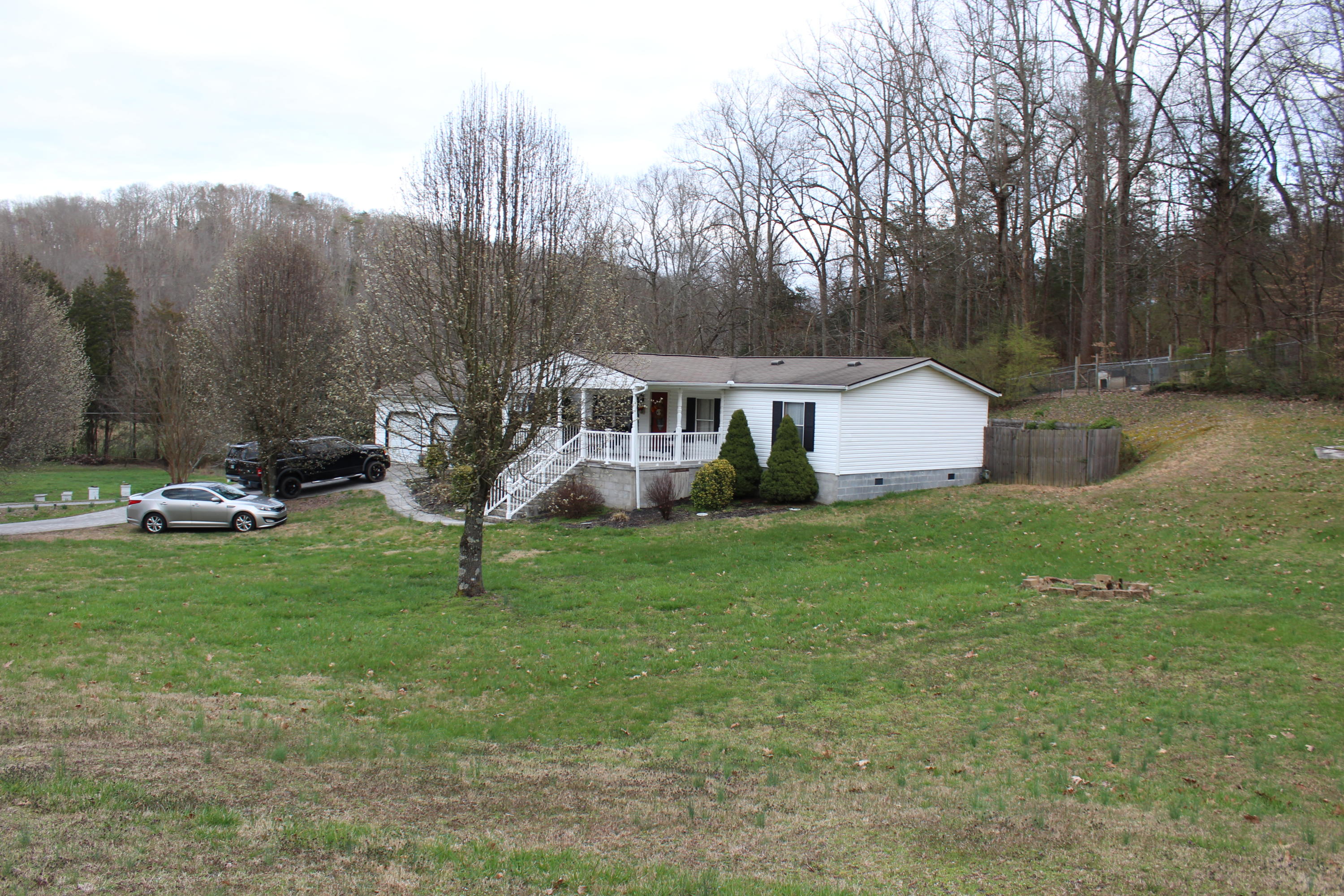 1025 Foust Carney Road Powell, TN 37849 - Photo 4 of 30 IMG_3029
