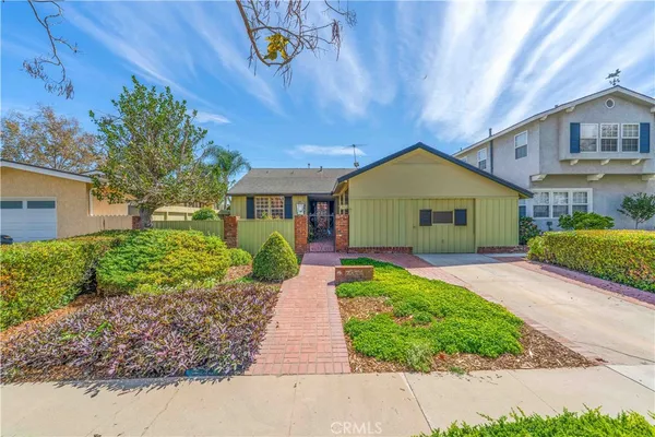 $999,999 | 2433 Monogram Avenue, Long Beach, CA 90815