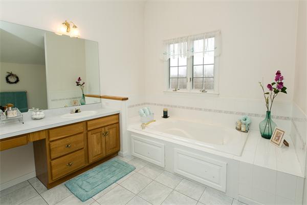 196 Stearns Road Marlborough, MA 01752 - Photo 17 of 25 Gallery Image 17