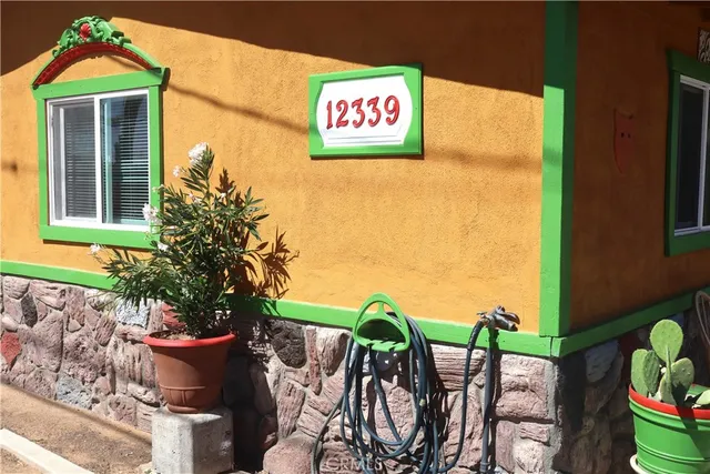 a view of outdoor seating space with garden view