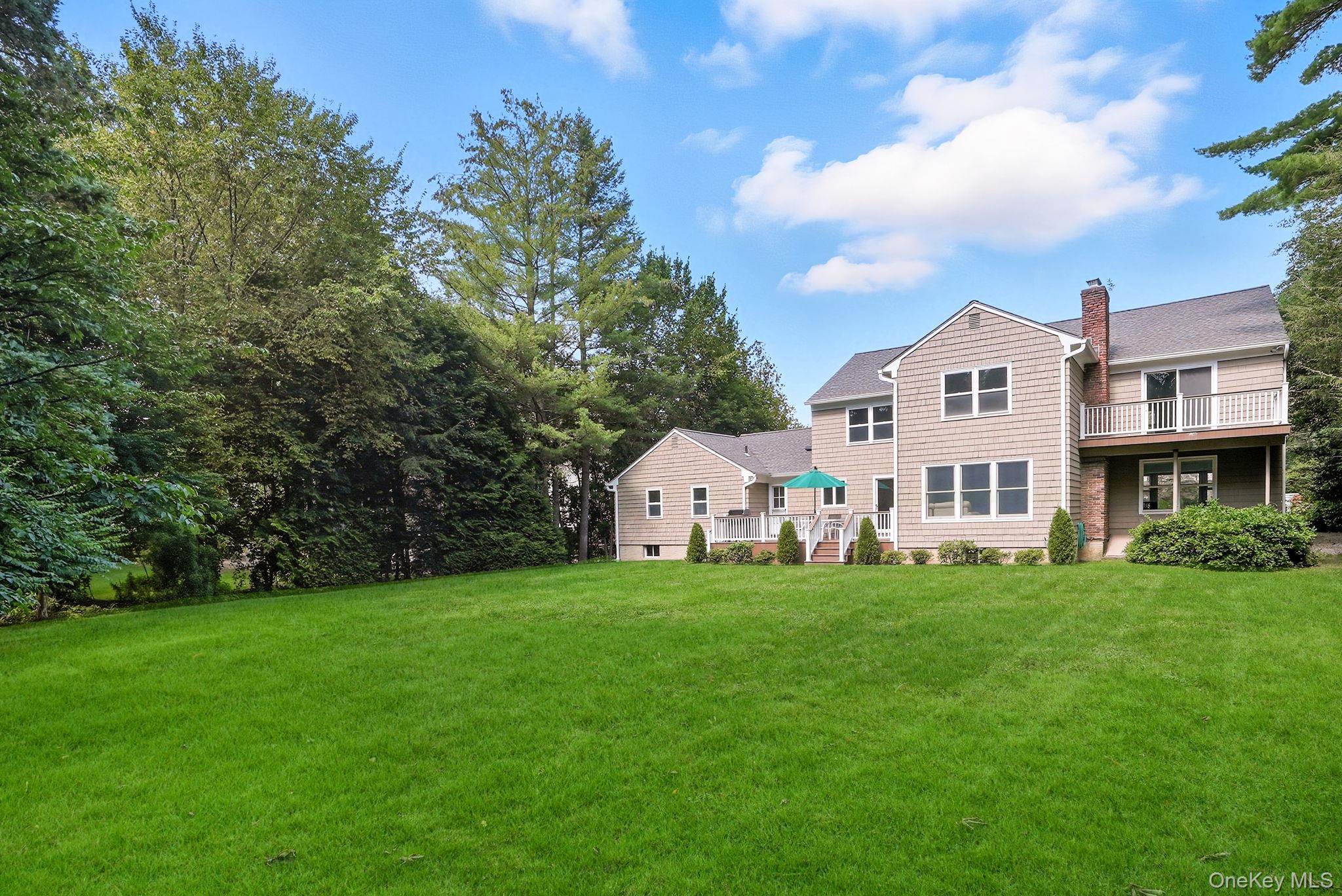 42 Butler Road Scarsdale, NY 10583 - Photo 32 of 35 Summer yard