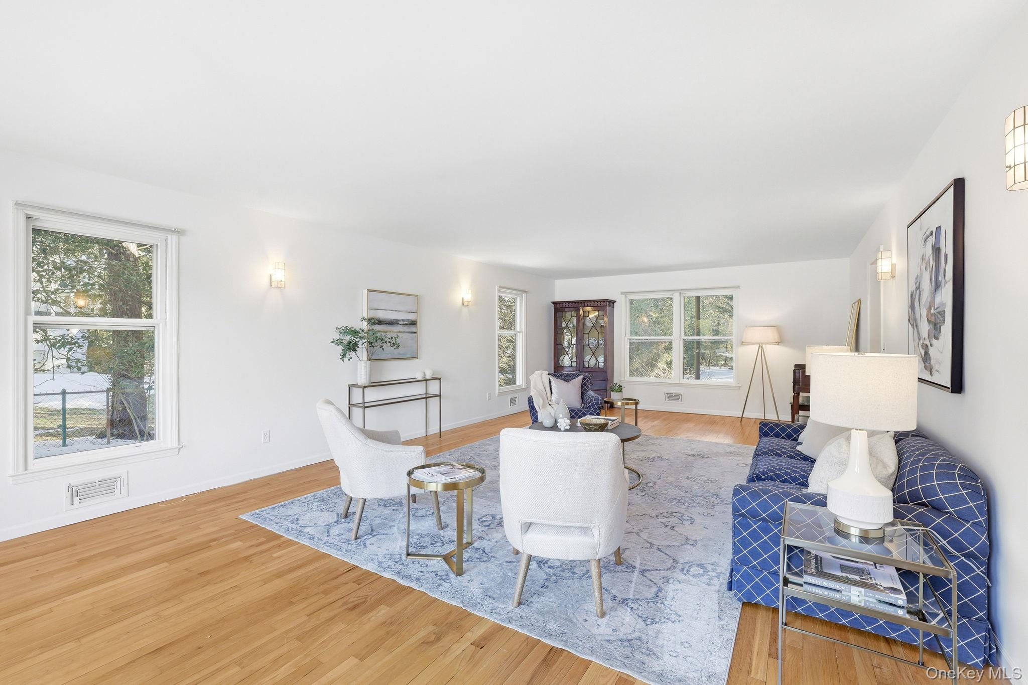 42 Butler Road Scarsdale, NY 10583 - Photo 4 of 35 Inviting living room