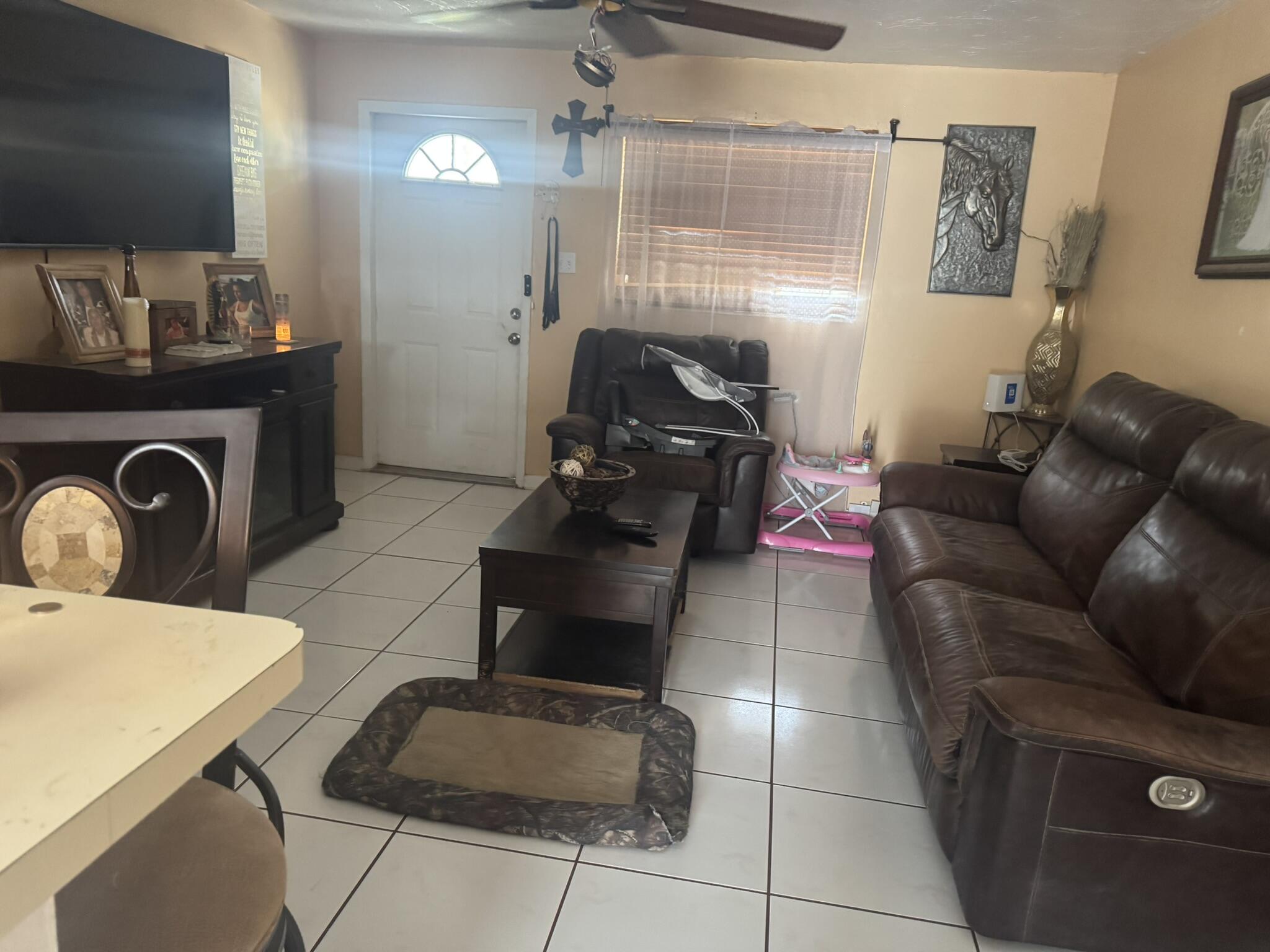 252 66th Street Marathon, FL 33050 - Photo 6 of 13 Living Room