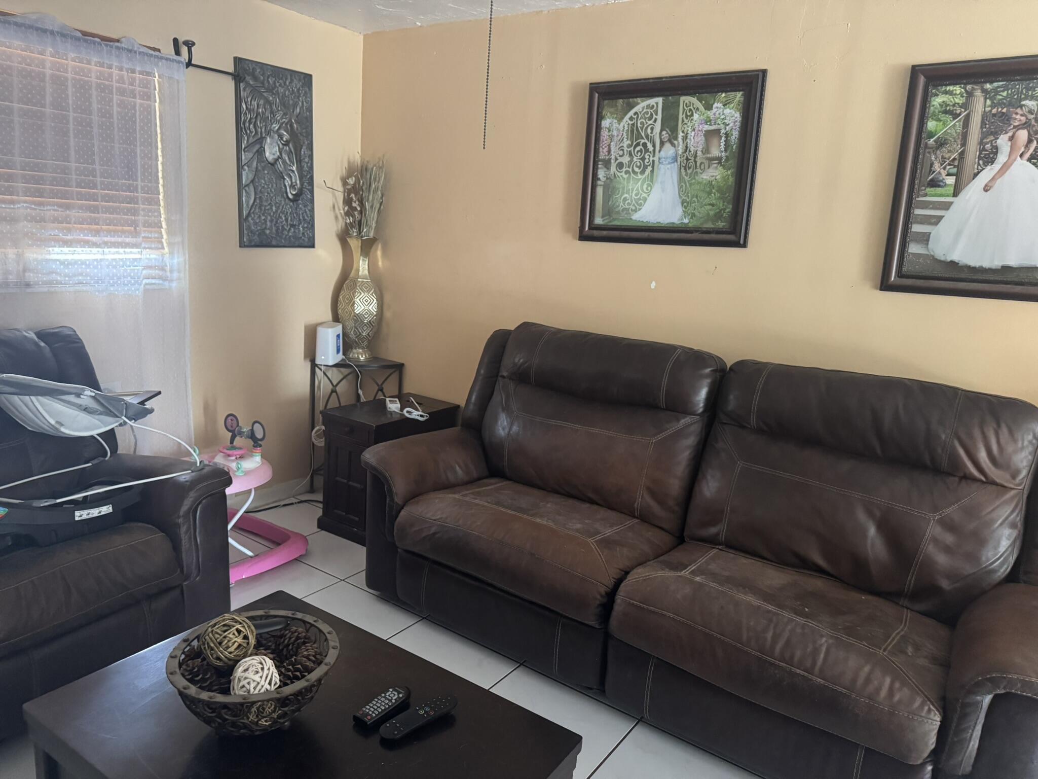 252 66th Street Marathon, FL 33050 - Photo 10 of 13 Living Room