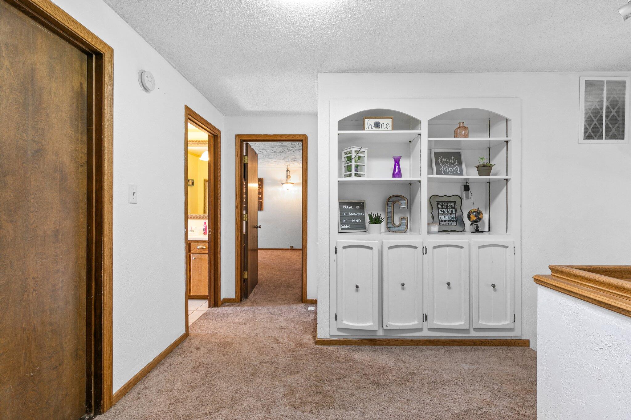 1534 Ridge Way Medford, OR 97504 - Photo 15 of 31 15