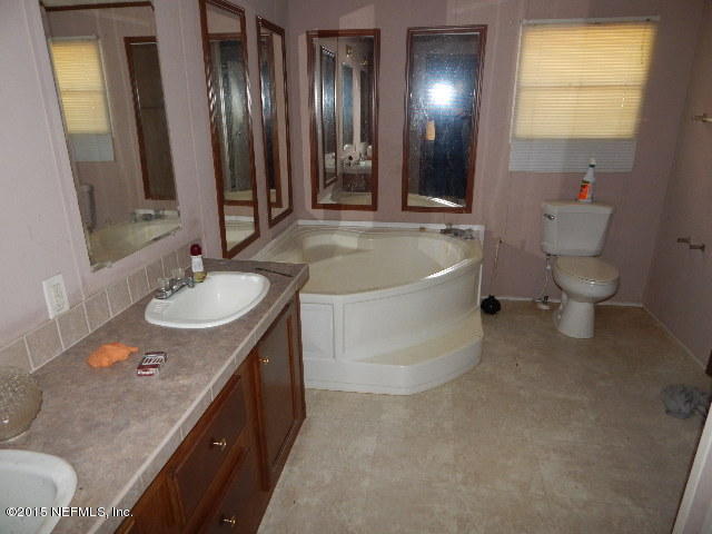 21430 Barn Road Sanderson, FL 32087 - Photo 5 of 14 bath1