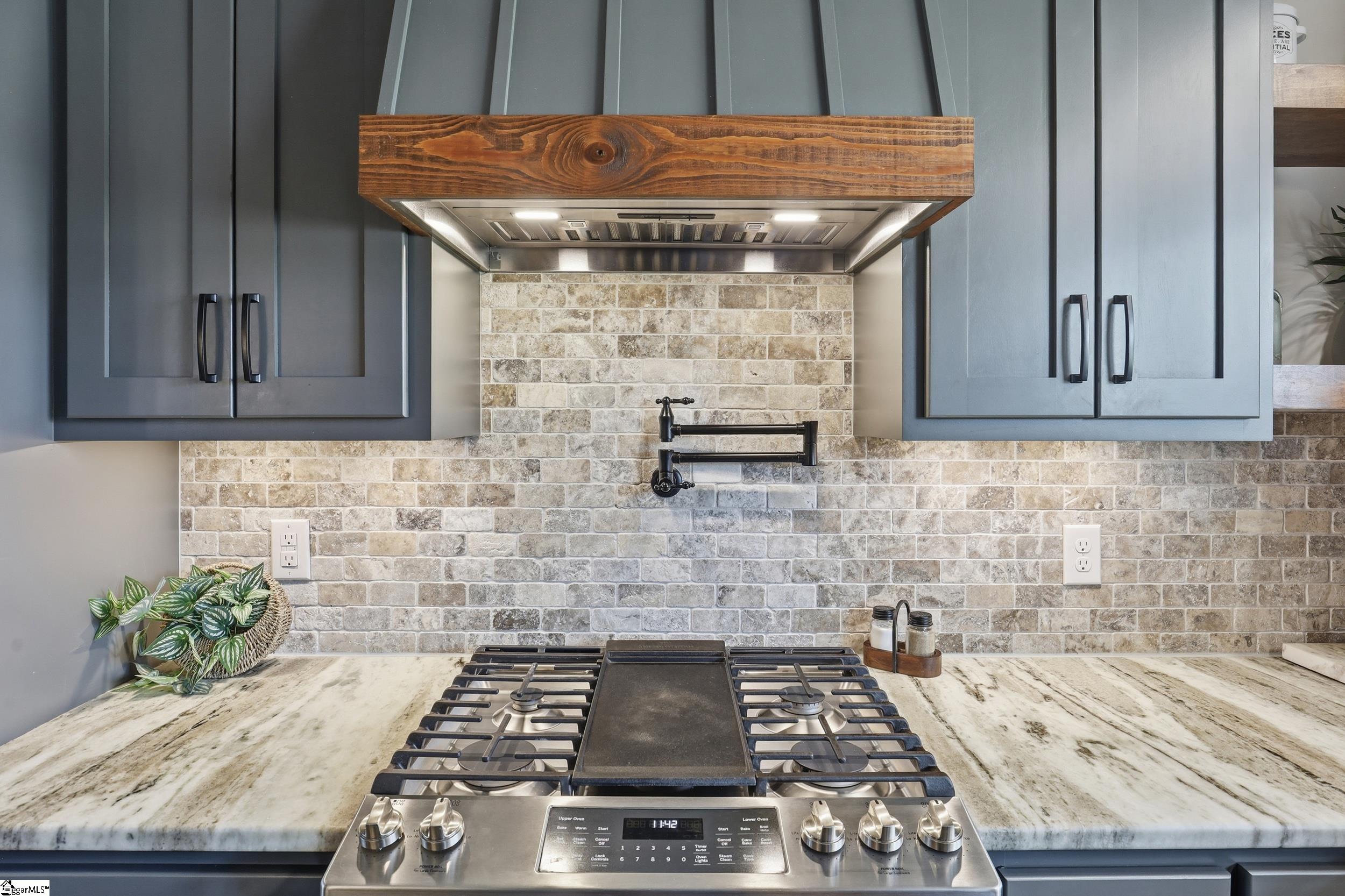 520 Holly Bush Road Easley, SC 29640 - Photo 2 of 42