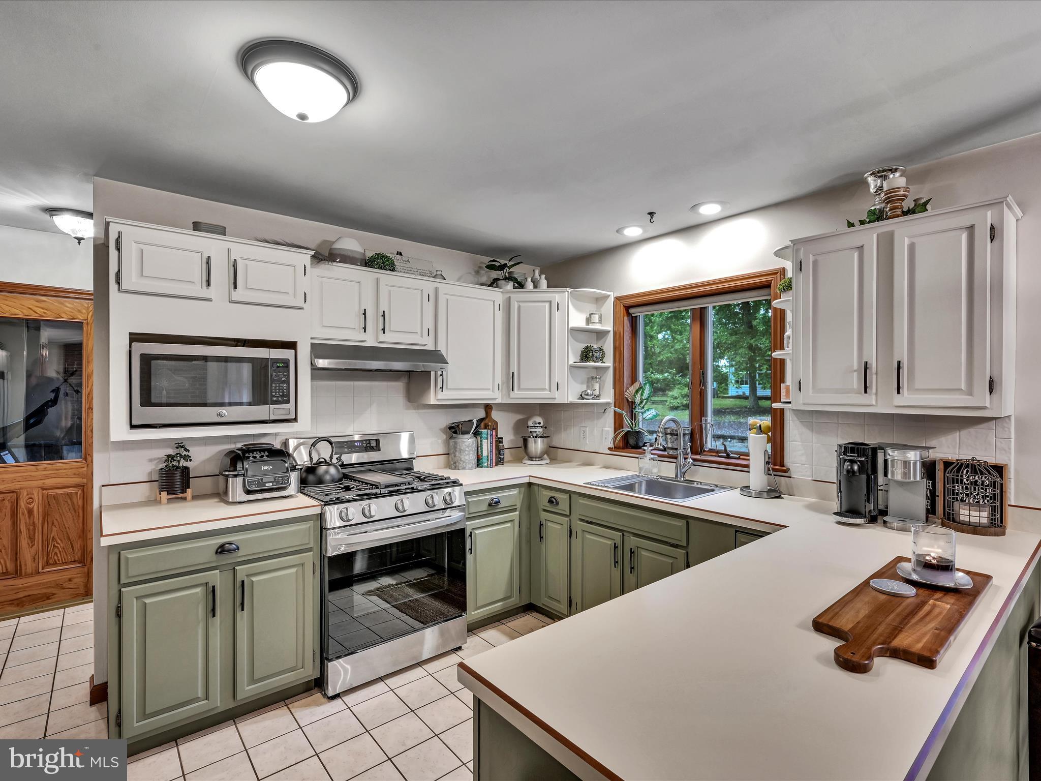 362 House Rock Road Pequea, PA 17565 - Photo 12 of 42 Kitchen - Counter space galore