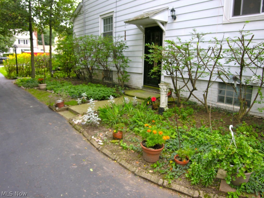 1378 Yellowstone Road Cleveland, OH 44121 - Photo 22 of 25 Gallery Image 22