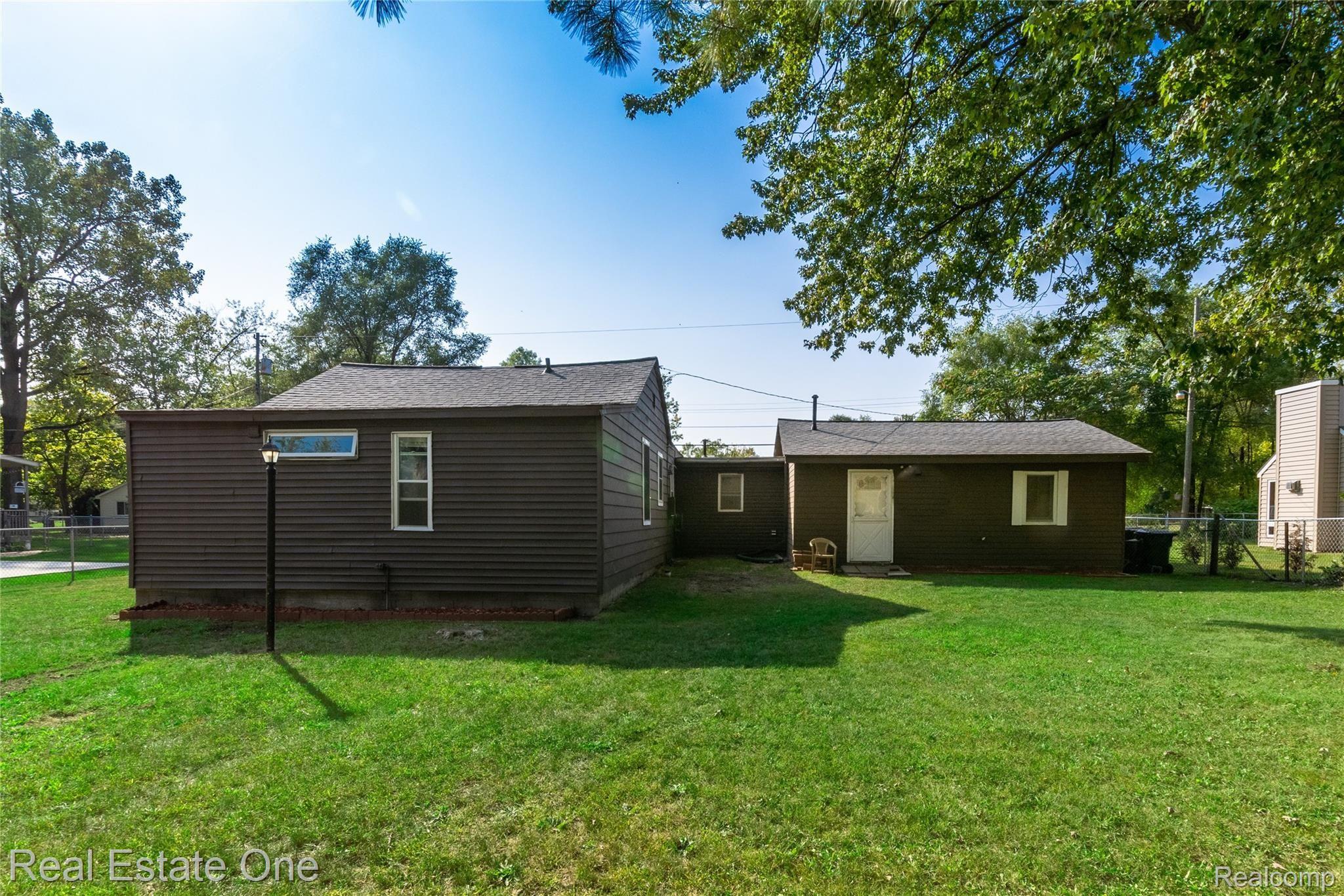 117 North Conklin Road Lake Orion, MI 48362 - Photo 1 of 24 117Conklin-22.jpg