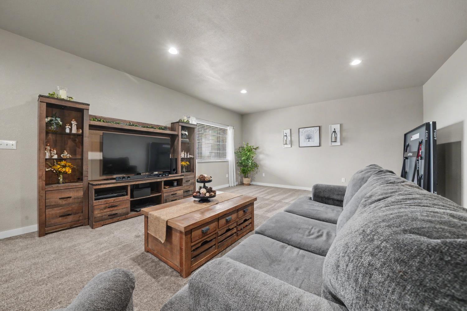 7806 Doster Road Mountain Ranch, CA 95246 - Photo 19 of 68 Gallery Image 19