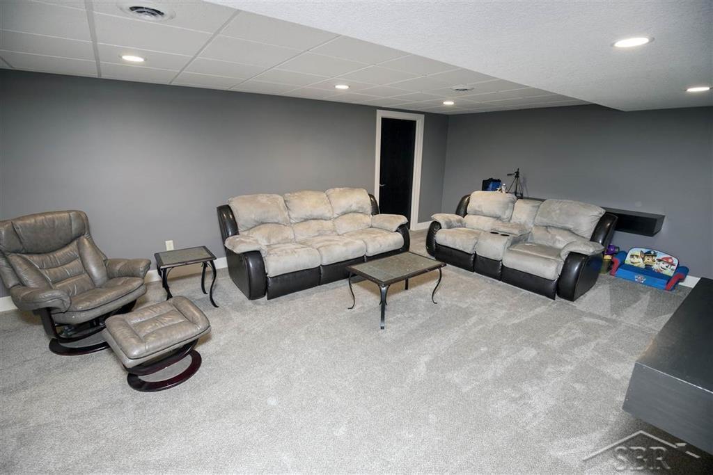 14610 Roe Road Hemlock, MI 48626 - Photo 56 of 83 31365296-55.JPG