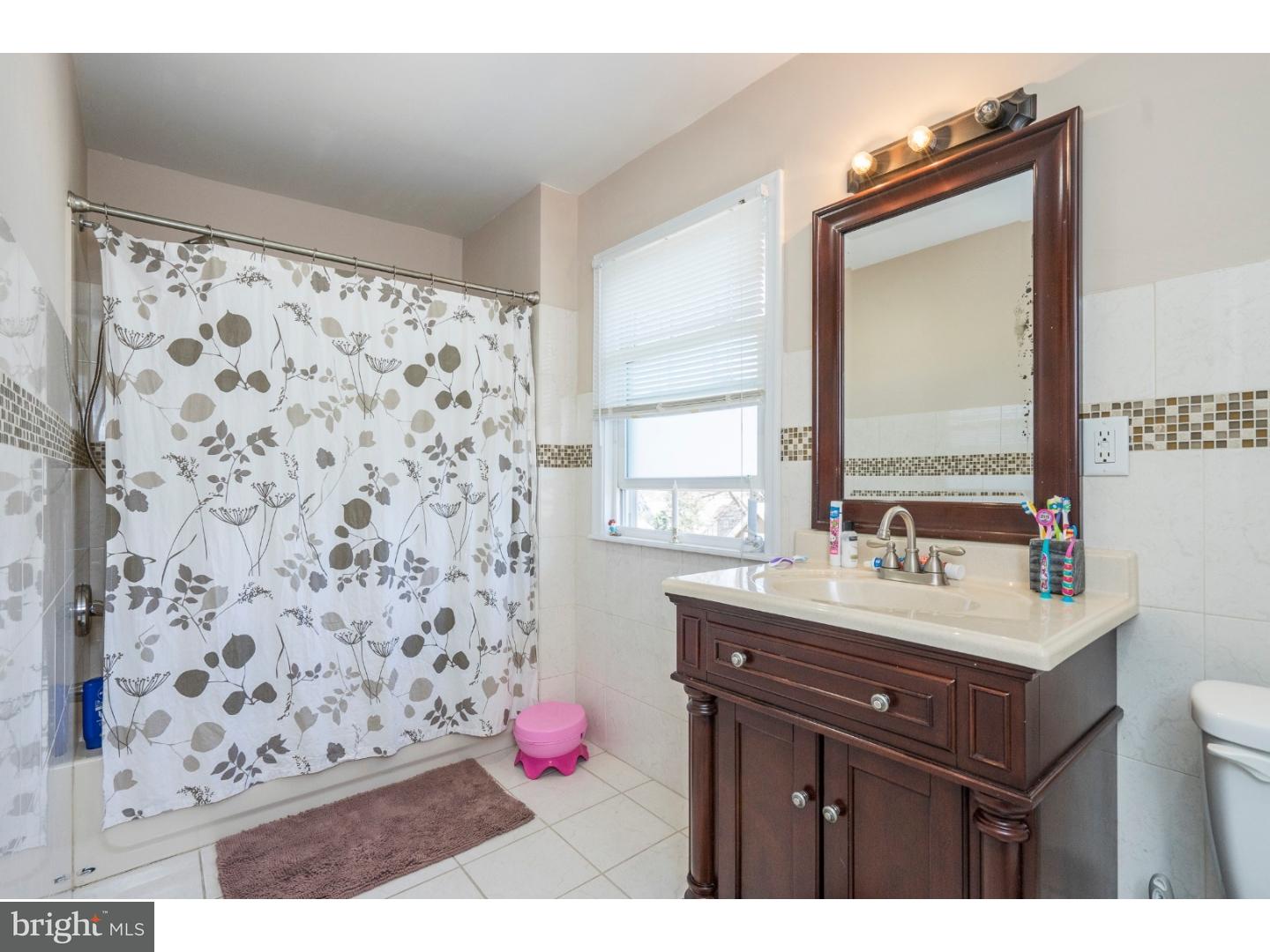 7207 Hilltop Road Upper Darby, PA 19082 - Photo 13 of 23