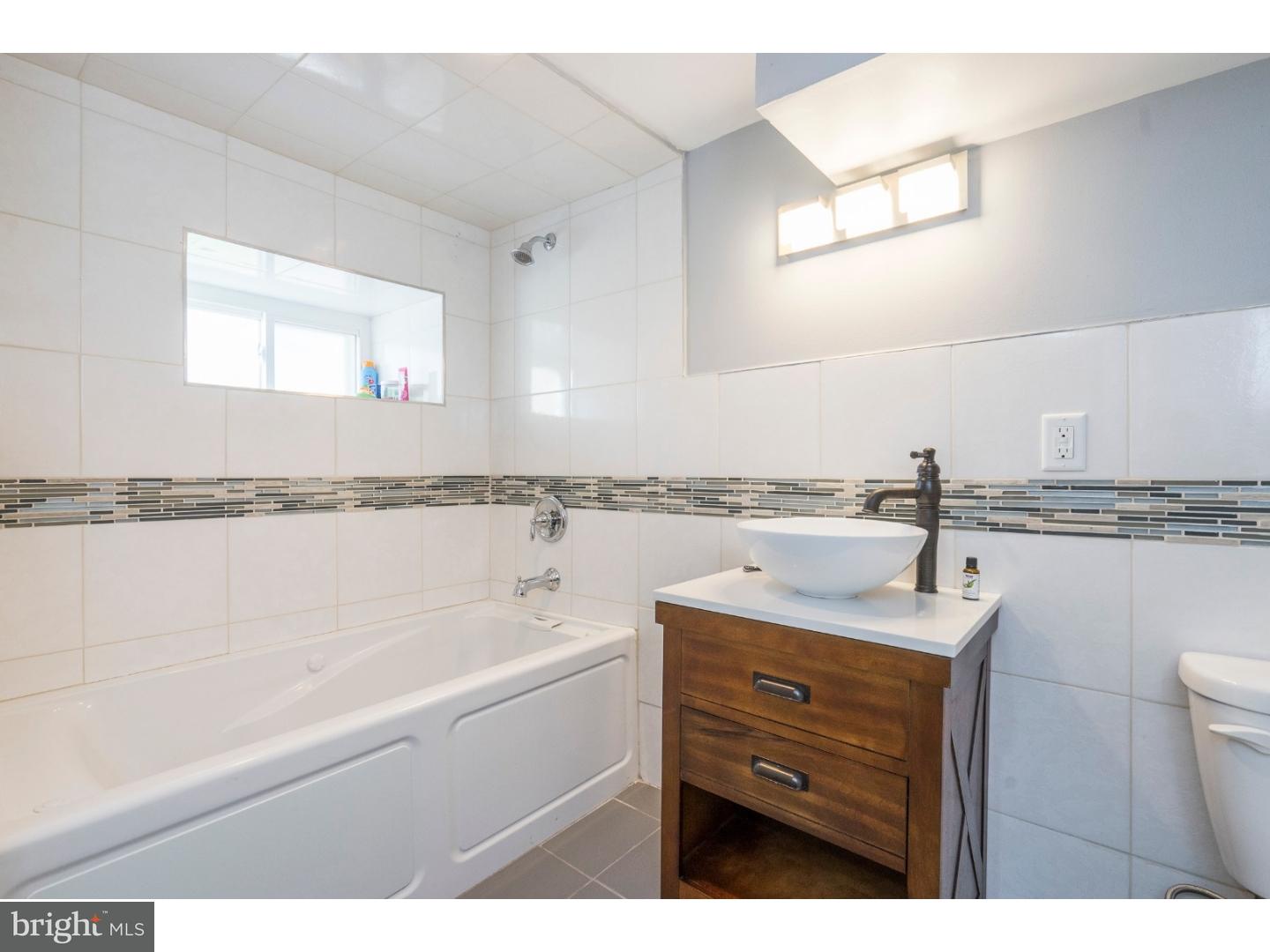 7207 Hilltop Road Upper Darby, PA 19082 - Photo 18 of 23