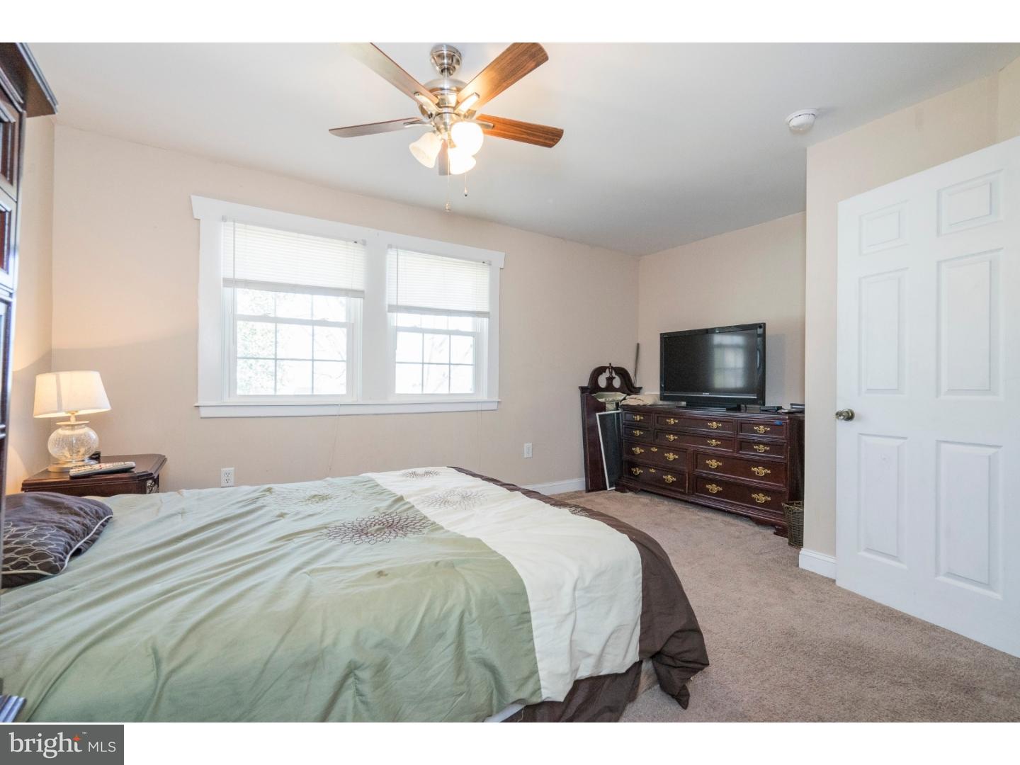 7207 Hilltop Road Upper Darby, PA 19082 - Photo 10 of 23