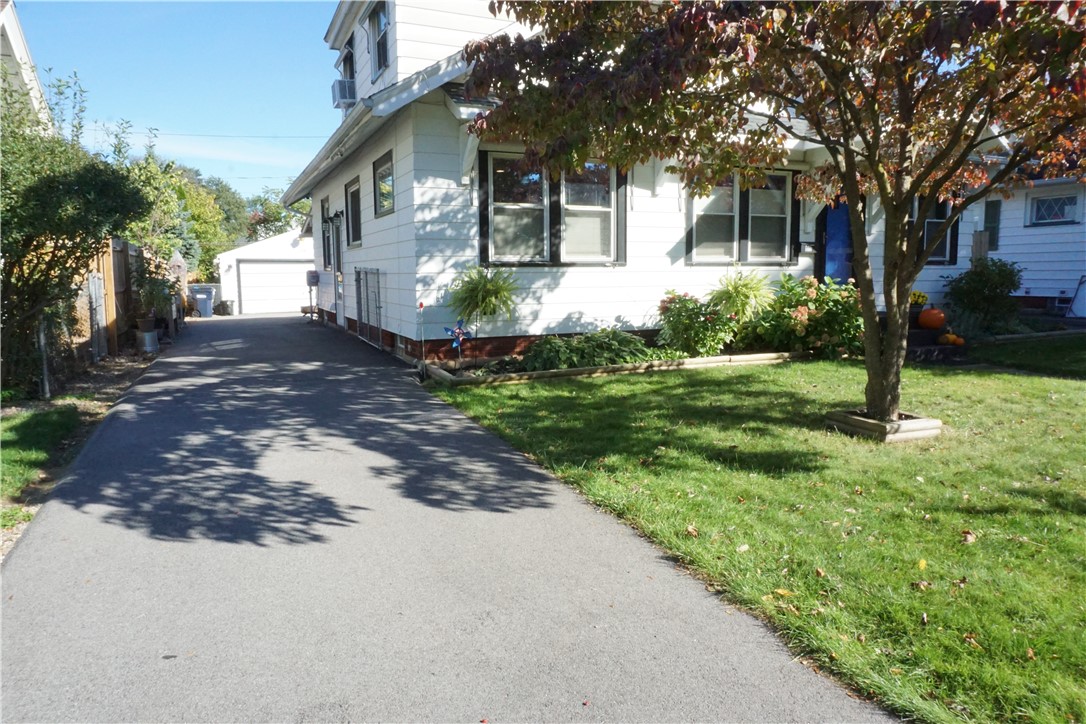 179 Estall Road Greece, NY 14616 - Photo 4 of 37 Gallery Image 4