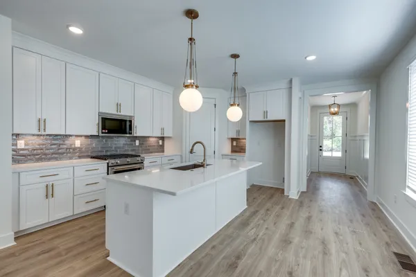 $3,290 | 669 A Westboro Drive, Nashville, TN 37209