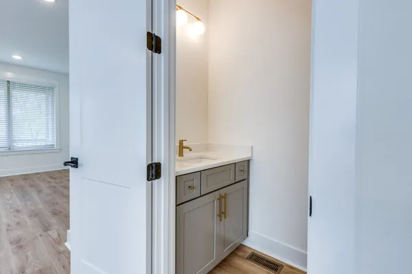 $3,290 | 669 A Westboro Drive, Nashville, TN 37209