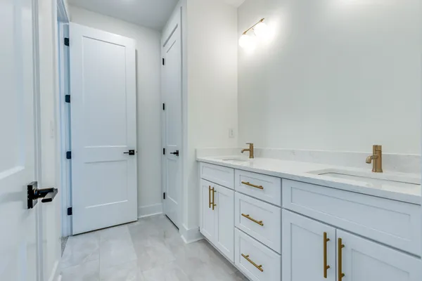 $3,290 | 669 A Westboro Drive, Nashville, TN 37209