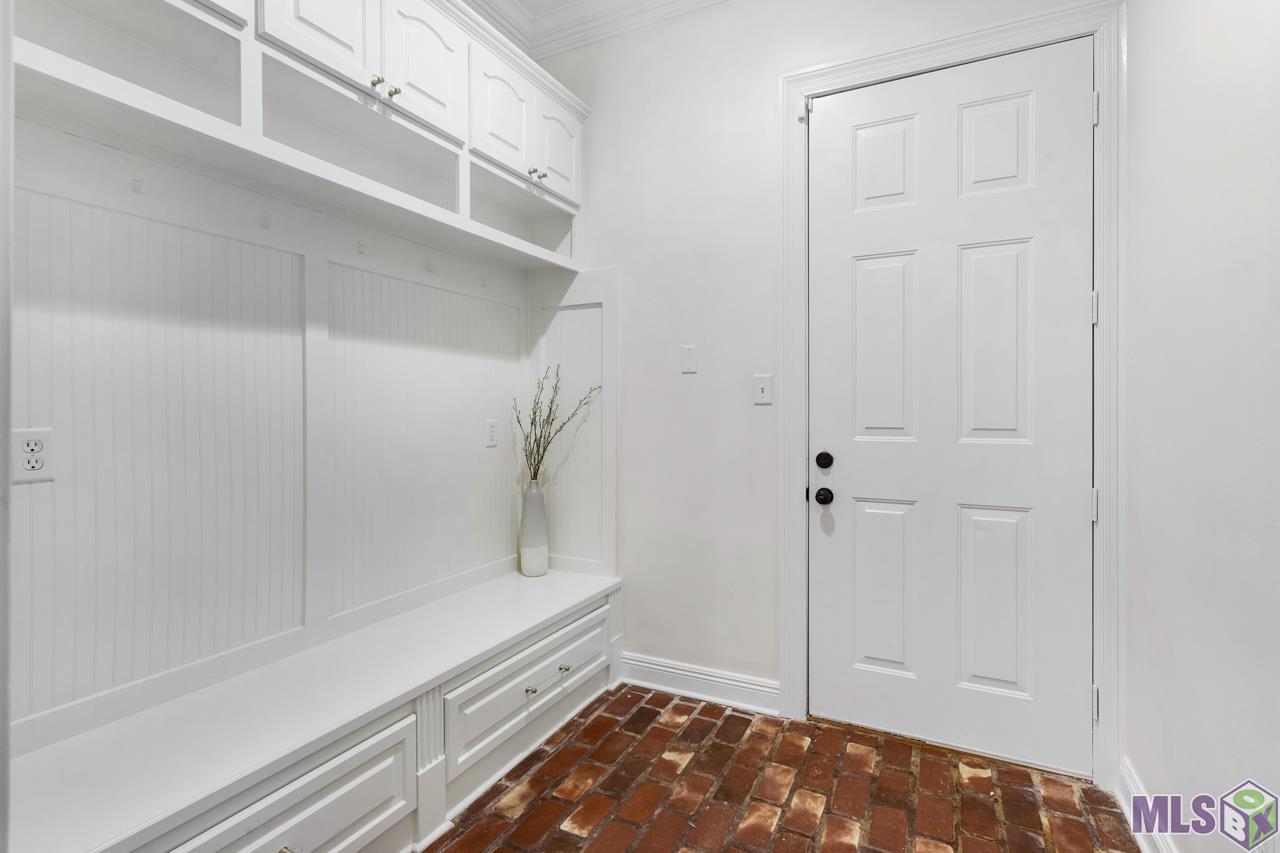 2912 Rue Dauphine Baton Rouge, LA 70810 - Photo 25 of 33 MUDROOM