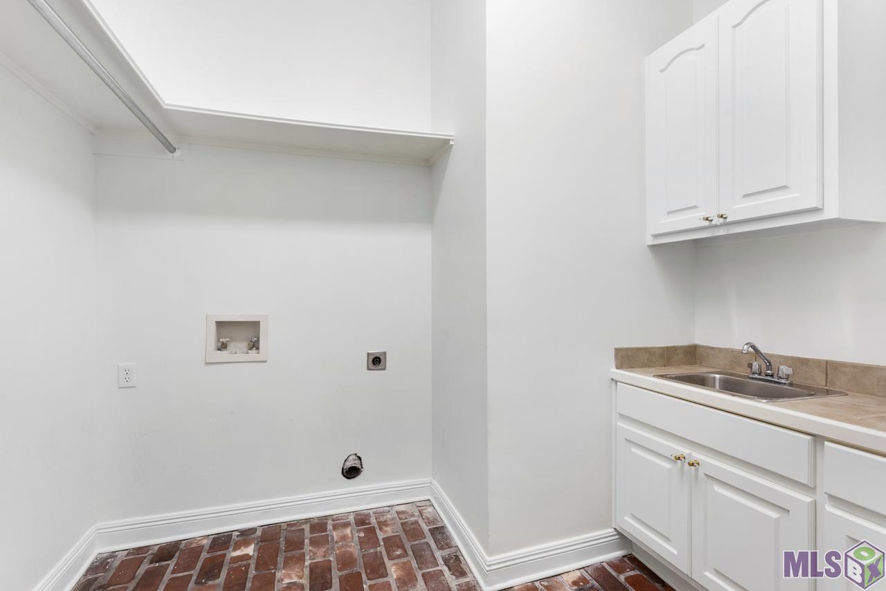 2912 Rue Dauphine Baton Rouge, LA 70810 - Photo 30 of 33 LAUNDRY ROOM - 1ST FLOOR