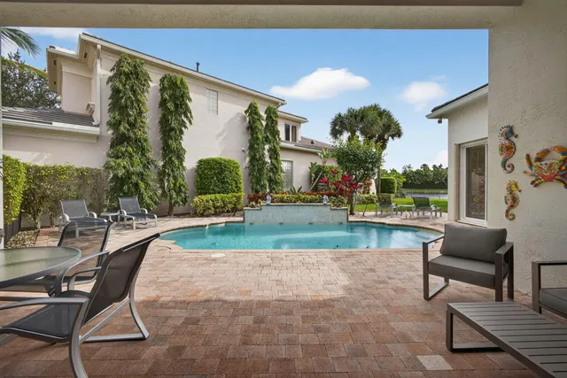 $1,999,000 | 502 VÃa Toledo, Palm Beach Gardens, FL 33418