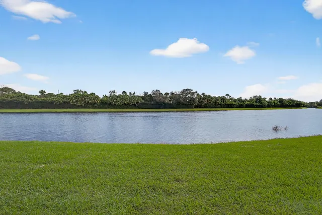 $1,999,000 | 502 VÃa Toledo, Palm Beach Gardens, FL 33418